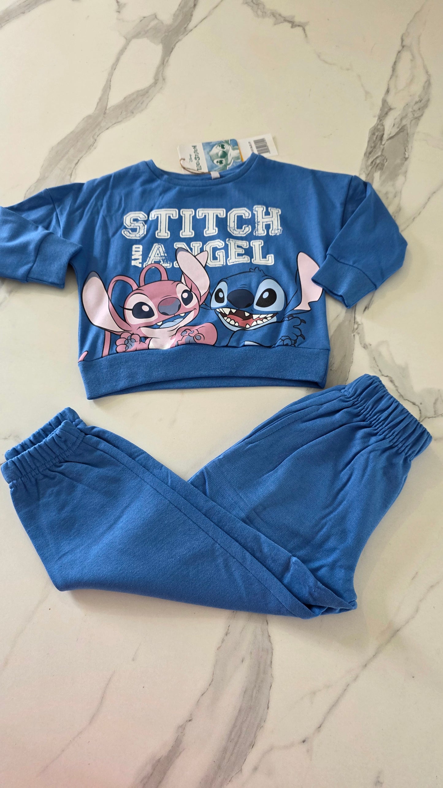 Ensemble stitch bleu